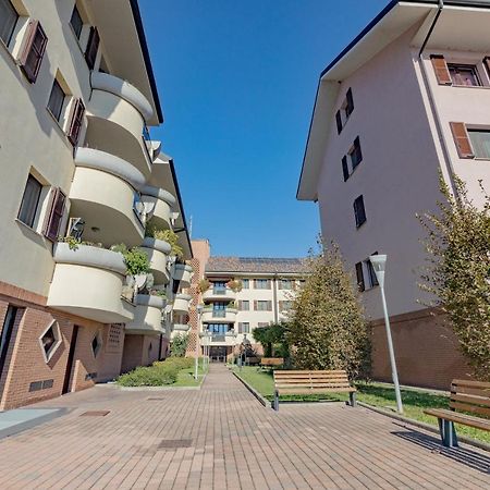 Milan Forum Camelia Guesthouse Assago Exterior foto